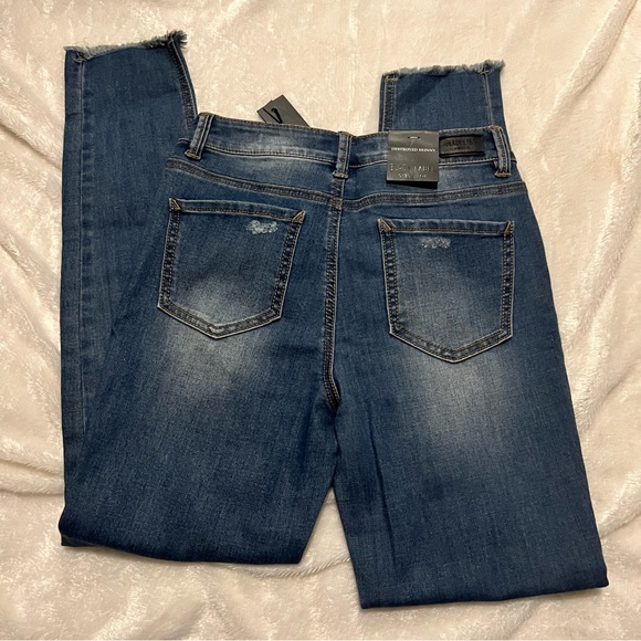 NWT Women’s/Junior’s Black Label Destroyed Skinny Leg Jeans Size 3 - Picture 5 of 6